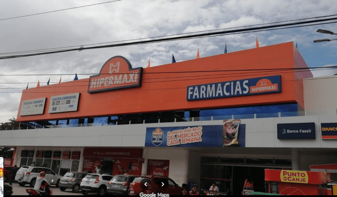 Vista exterior del Hipermaxi Villazón
